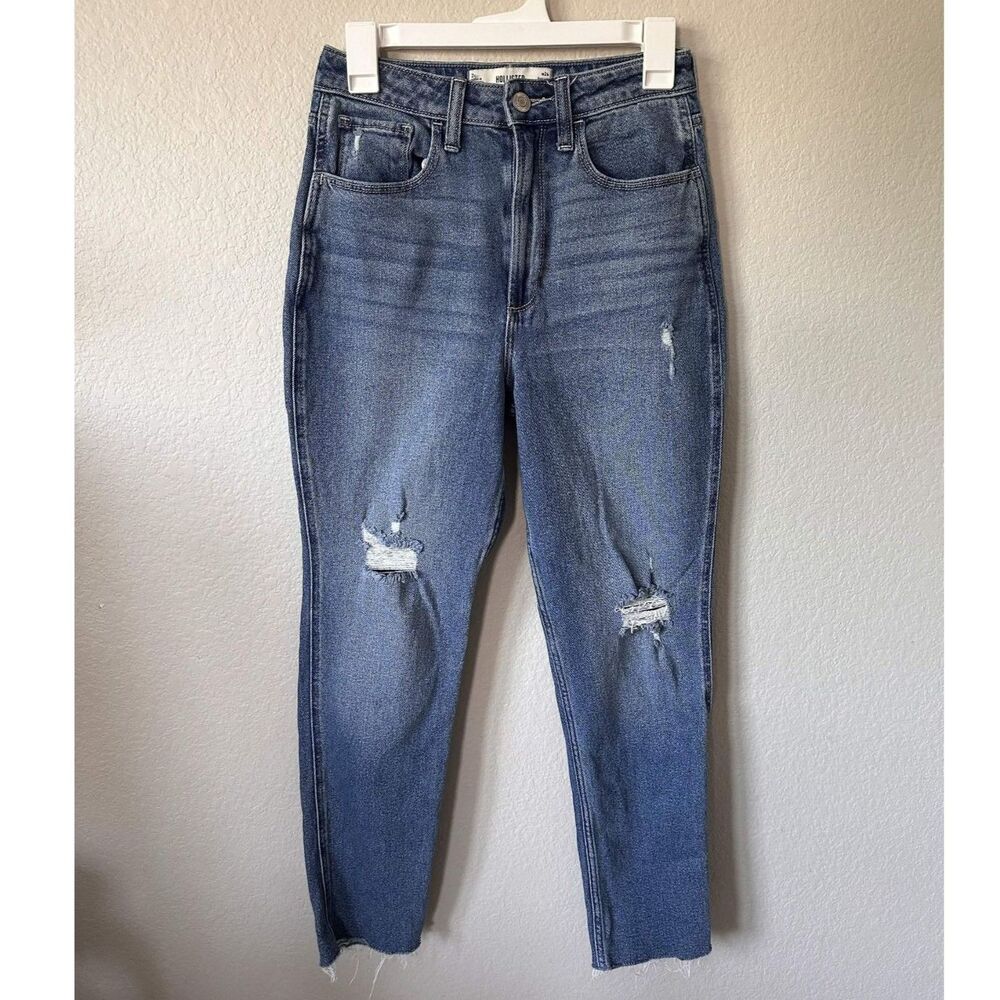 Hollister Curvy Ultra High-Rise Mom Jeans Distressed Raw Hem W26 2R Casual Y2K